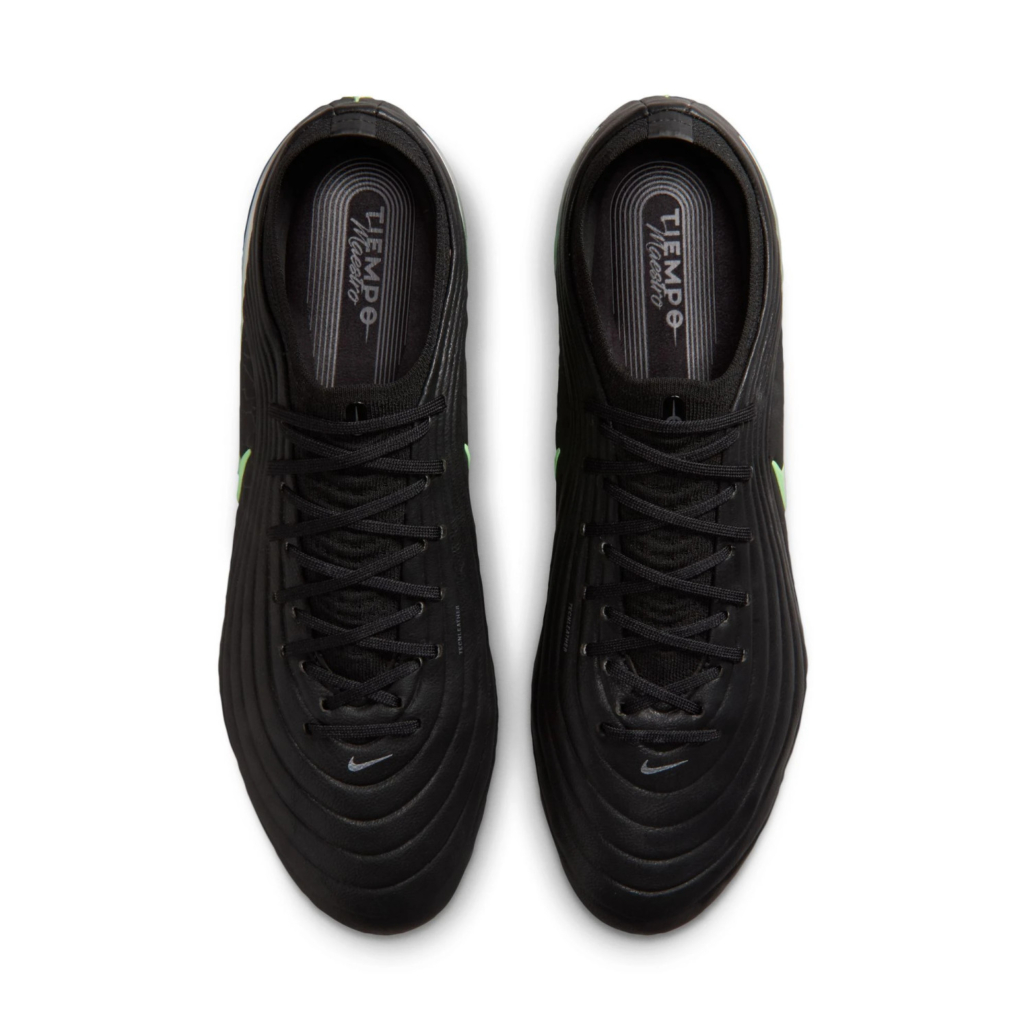 Paire de chaussures de foot Nike Tiempo Maestro Elite vue de dessus, forme de l'avant-pied