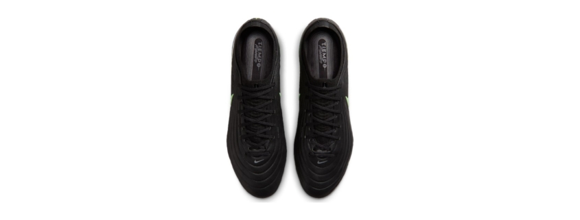 Paire de chaussures de foot Nike Tiempo Maestro Elite vue de dessus, forme de l'avant-pied