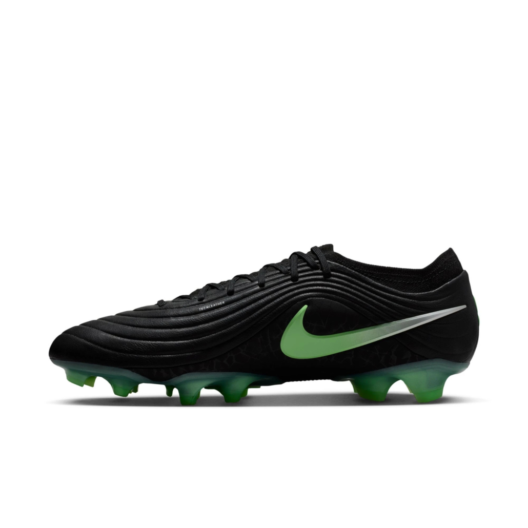 Chaussure de foot Nike Tiempo Maestro Elite FG noire et verte, vue de profil