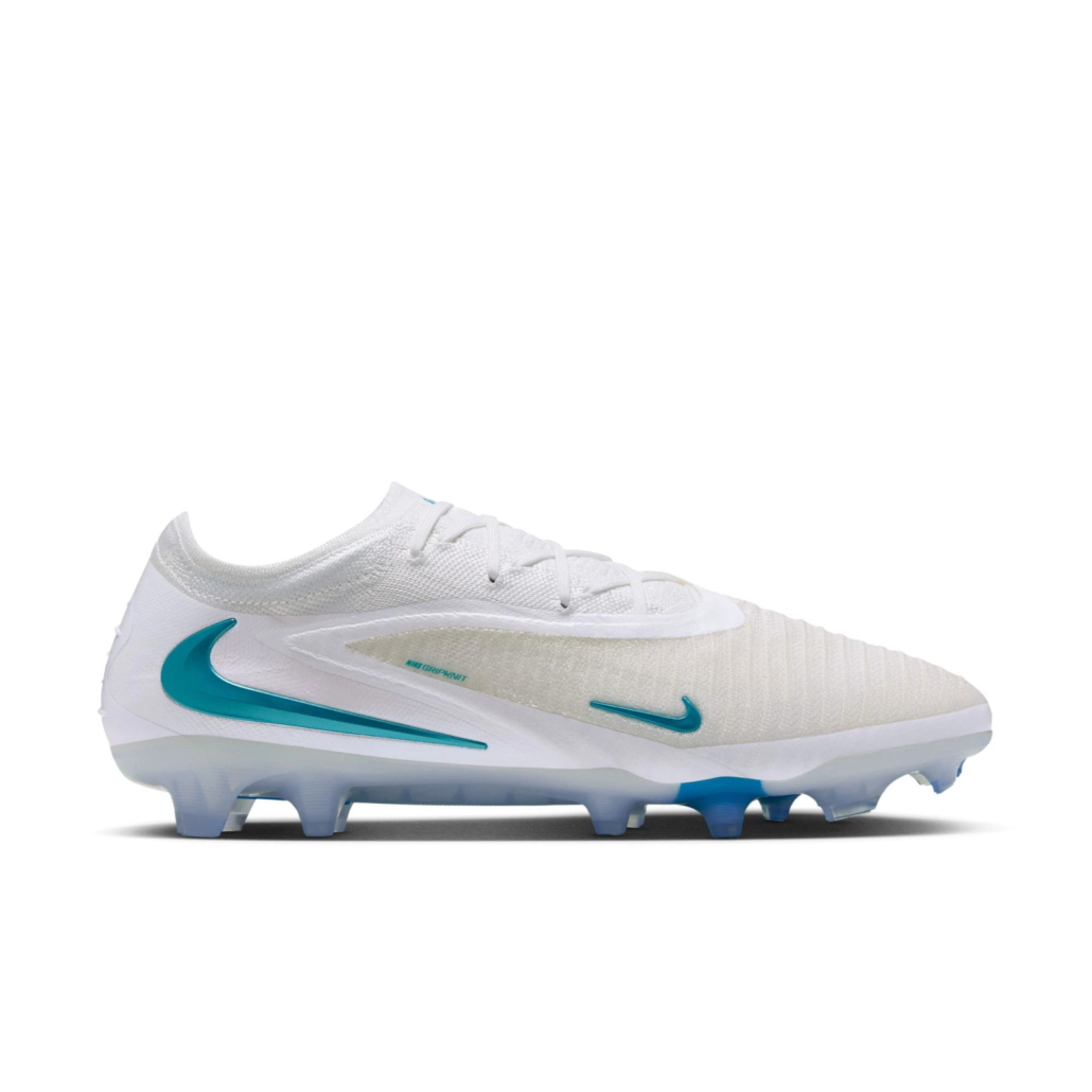 Nike Phantom 6 Elite FG basse blanche, tige Gripknit et Swoosh turquoise, pack Bright Lights