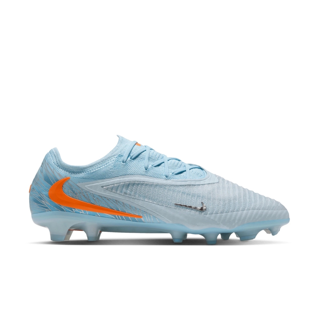Nike Phantom 6 Elite FG basse du United Pack 4, bleu clair avec Swoosh orange