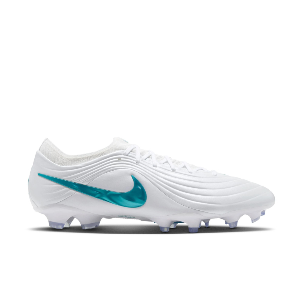 Nike Tiempo Maestro Elite FG blanche en TECHLEATHER avec Swoosh turquoise, pack Bright Lights