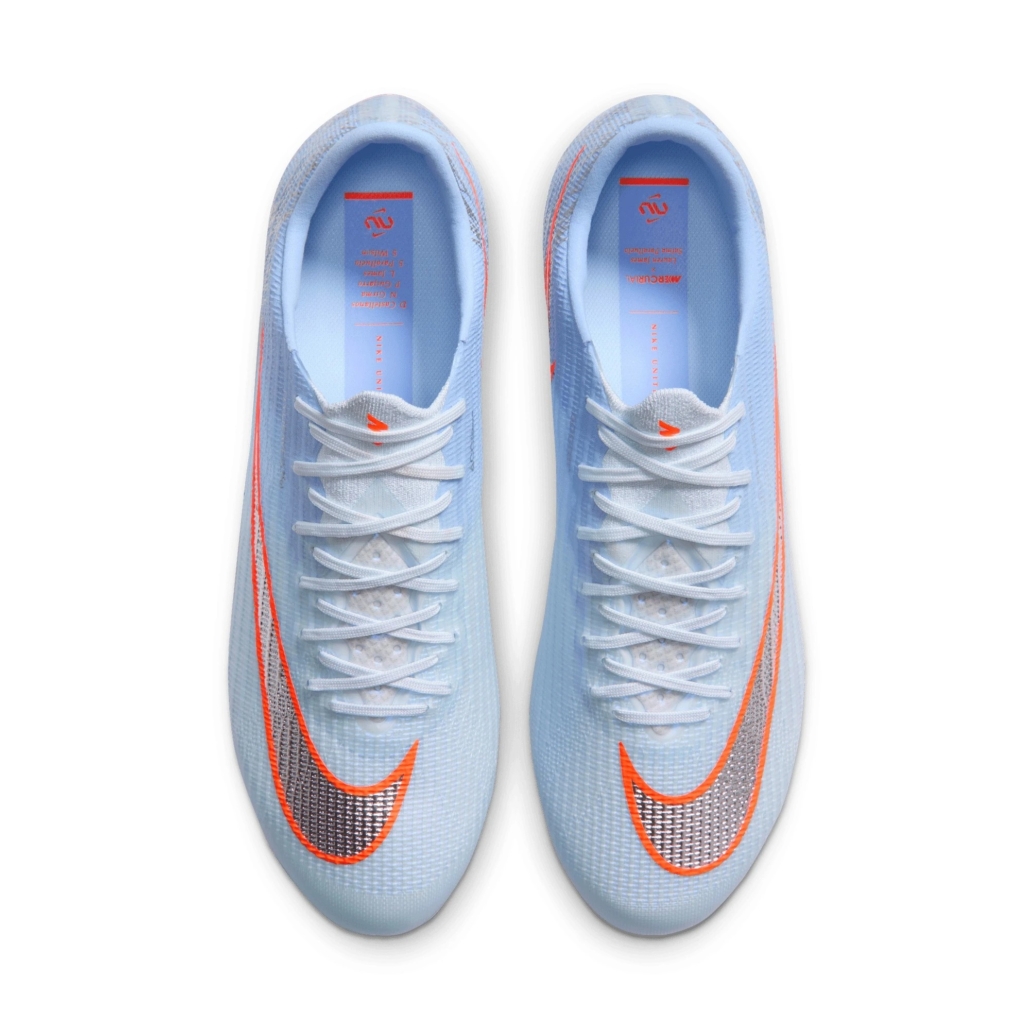 Semelles intérieures de la Superfly 11 United Pack 4 avec les noms des six joueuses du collectif Nike United